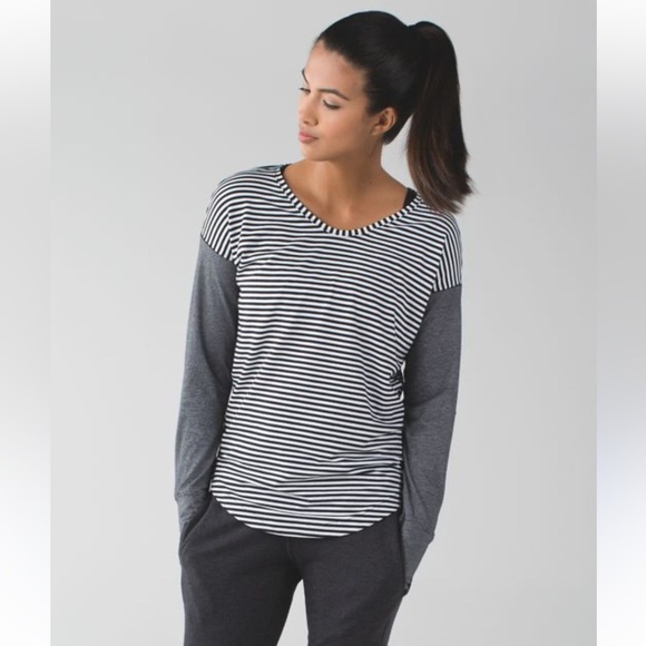 lululemon athletica Tops - Lululemon Weekend Long Sleeve Classic Stripe Black White Size 6